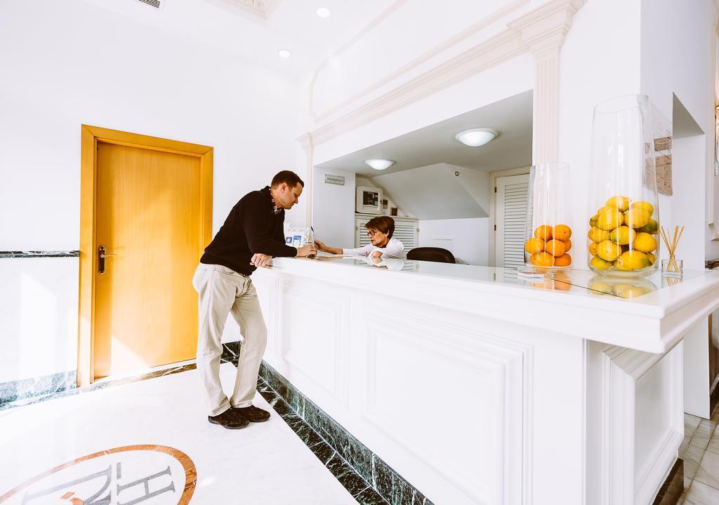 Basic Hotel Dona Manuela Sevilla Dış mekan fotoğraf