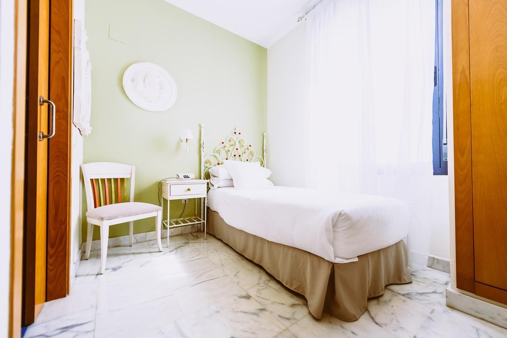 Basic Hotel Dona Manuela Sevilla Dış mekan fotoğraf